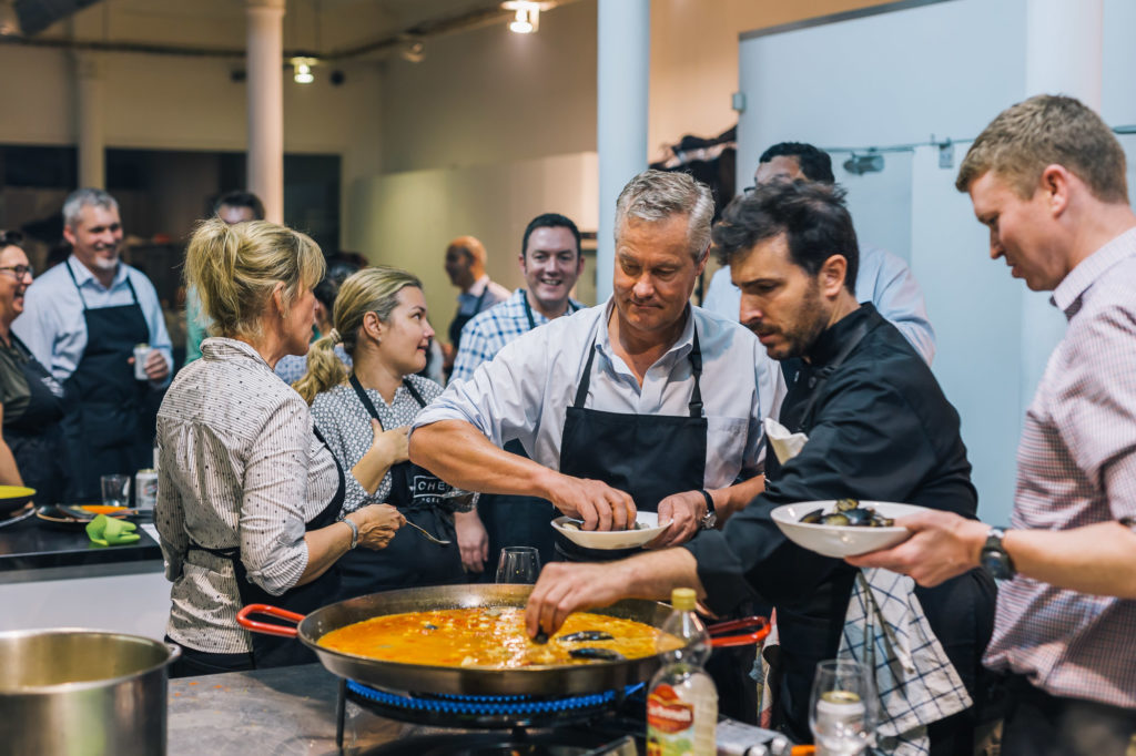 We make participants feel like an essential part of paella making in our team building activities